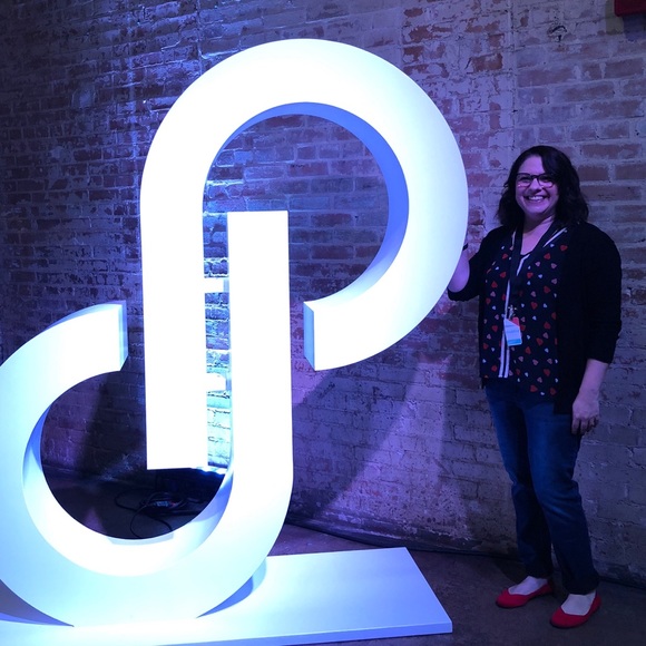 Meet your Posher, Jenny - Picture 2 of 10